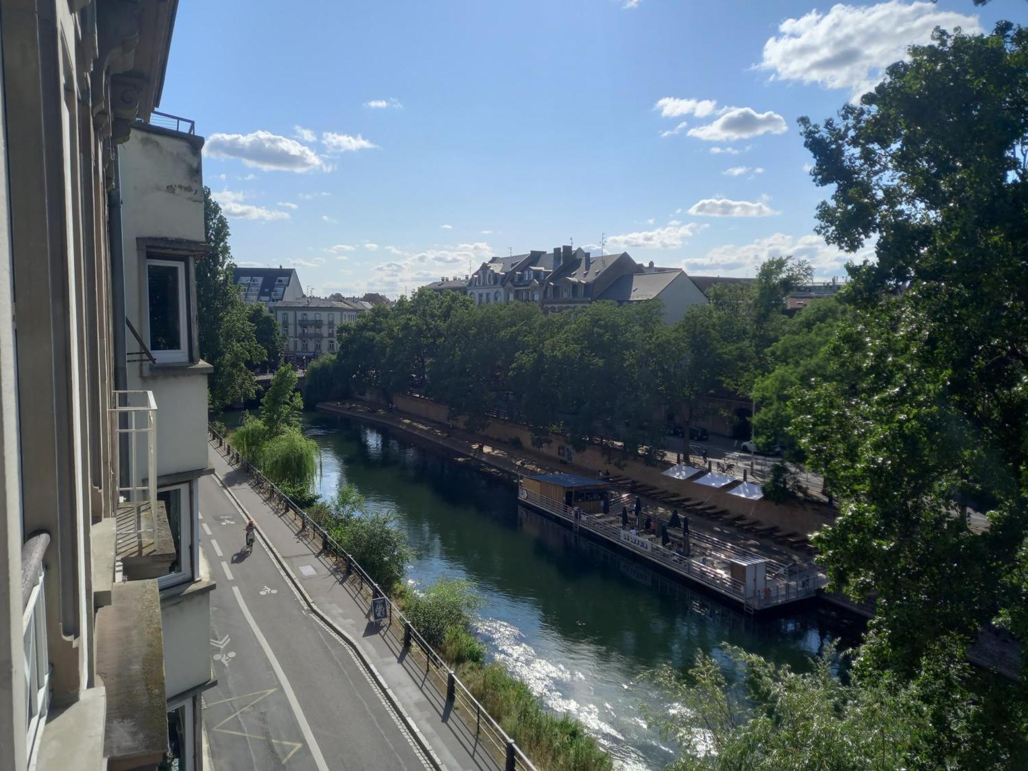 Grand Appartement Au Coeur De Strasbourg Exteriör bild